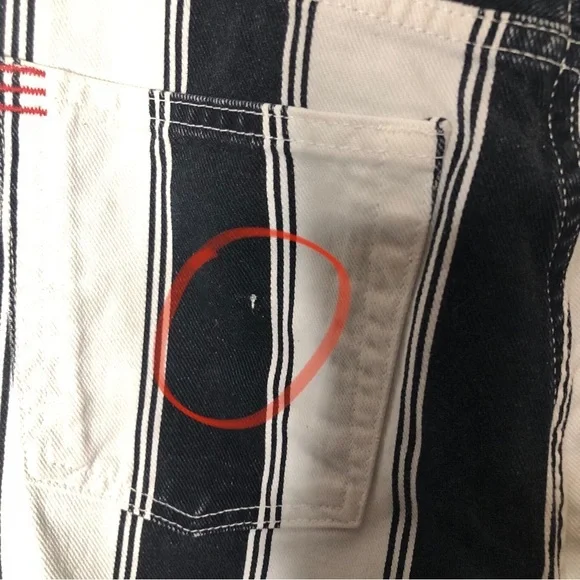 URBAN OUTFITTERS BDG White Black Striped Mom Jeans Size 27 Beetlejuice Halloween - Picture 9 of 10
